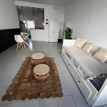 Cozy 15 Minutes Walk From The Center *