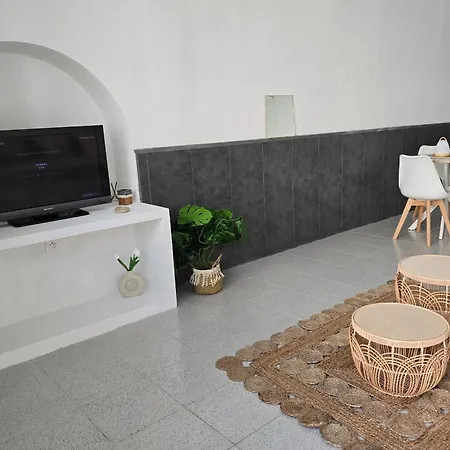 Cozy 15 Minutes Walk From The Center *